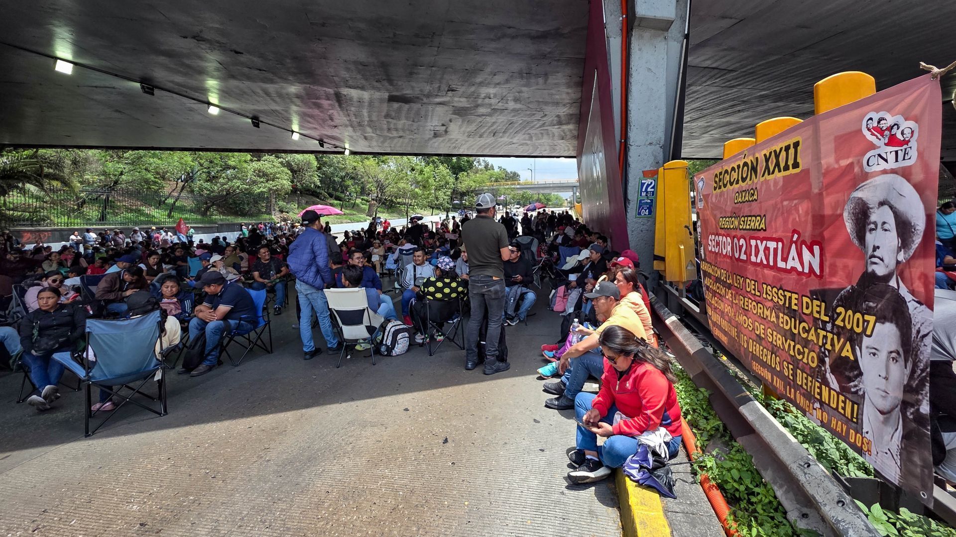 Bloqueo de la CNTE en Circuito Interior, CDMX